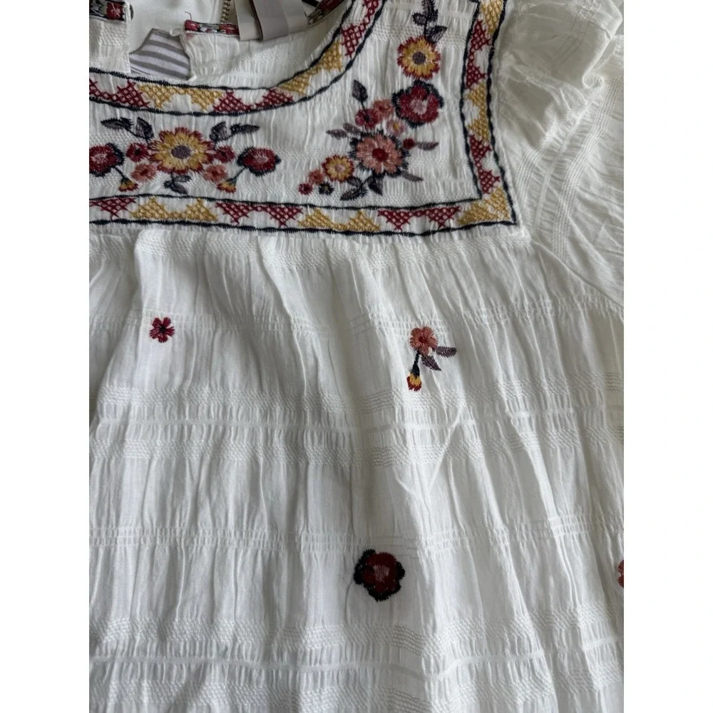 Floral Embroidered White Blouse Lightweight Size Small - Picture 10 of 10